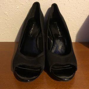 BANDOLINO peep toe pumps